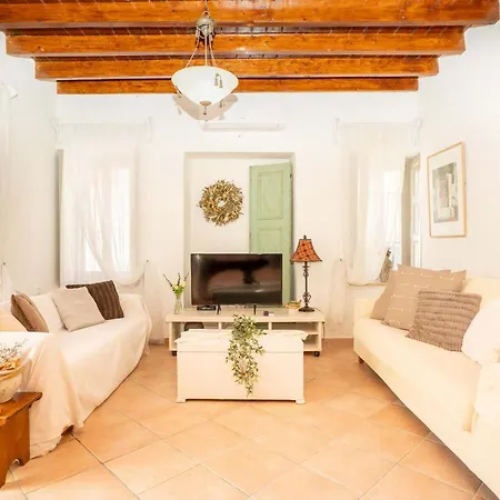 Holiday home Ouranias House